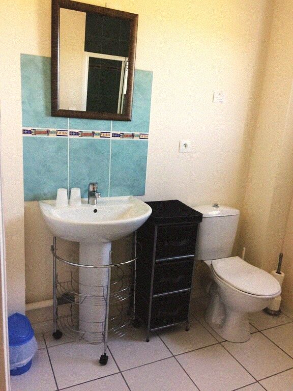Lavabo · gris pierre