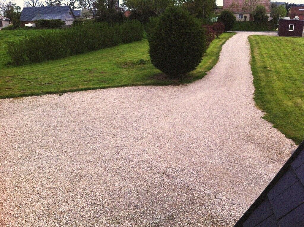 Allée · buis taillés