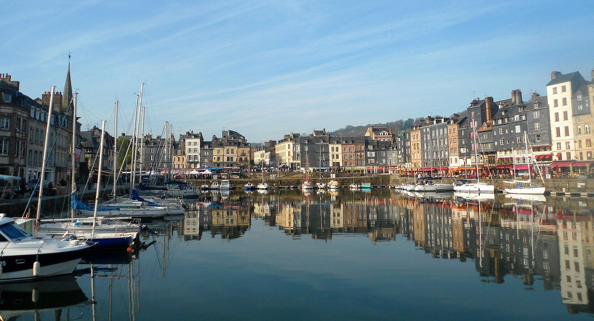 Le Vieux Bassin de Honfleur et ses maisons à pans de bois